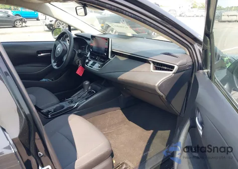 2021 Toyota Corolla Le z USA, uszkodzony, nr VIN 5YFEPMAE8MP232506